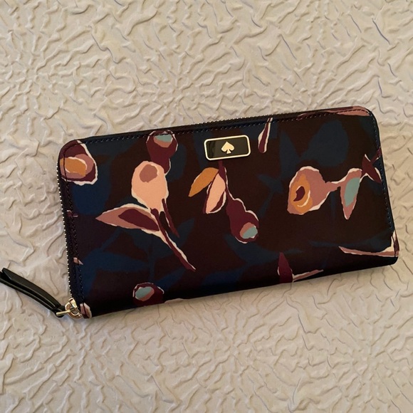 kate spade Handbags - Kate Spade Wallet